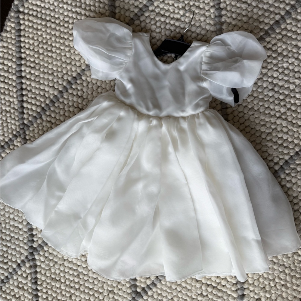 Elegant White Puff Sleeve Dress